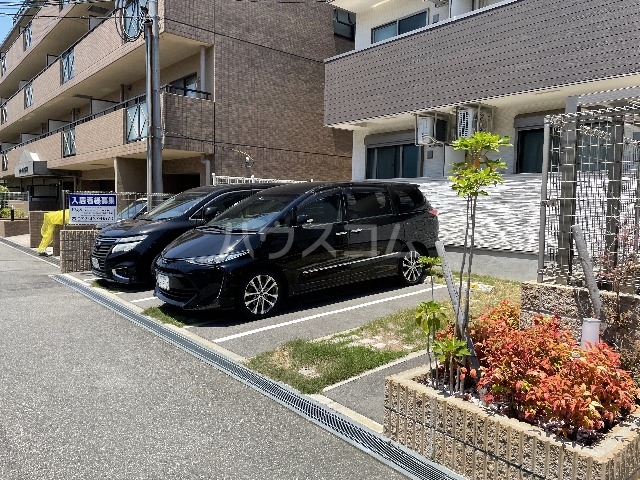 18/26 駐車場