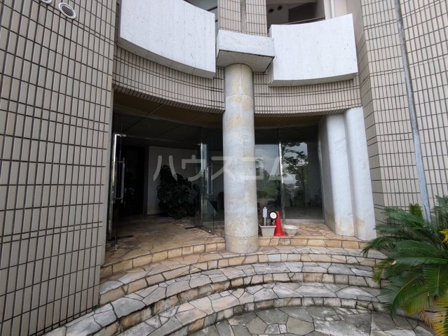 21/27 エントランス