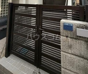 2/5 エントランス