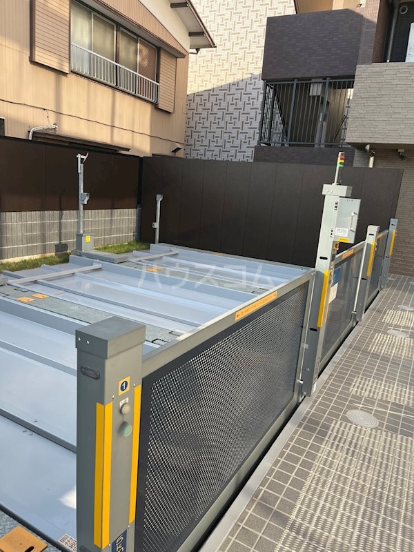 17/18 駐車場
