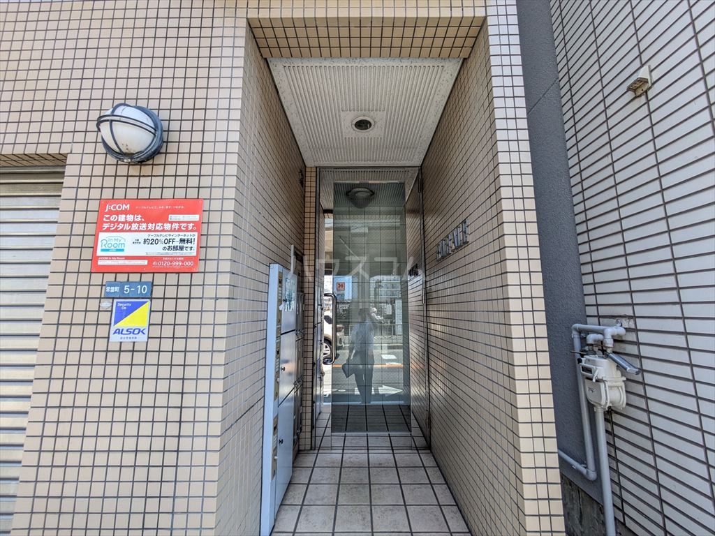 2/3 エントランス