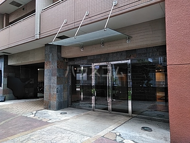 21/28 エントランス