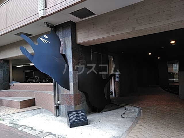 22/28 エントランス