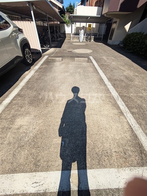 24/29 駐車場
