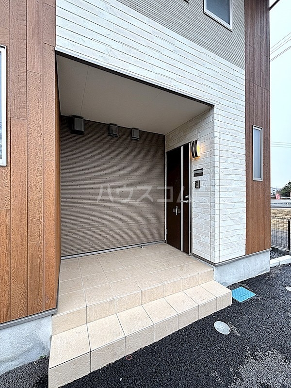 21/30 エントランス