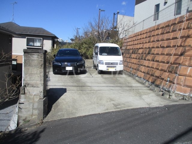 3/3 駐車場
