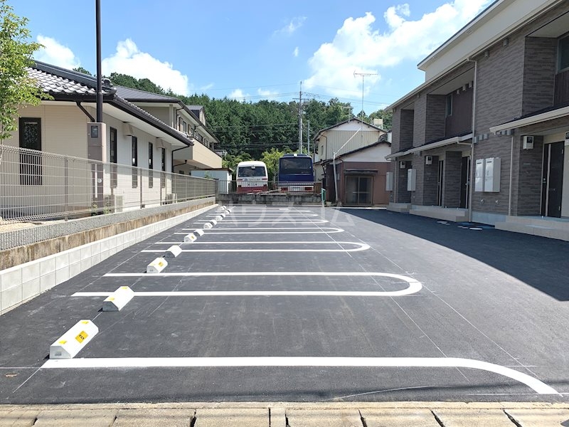 2/3 駐車場