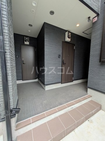 23/30 エントランス