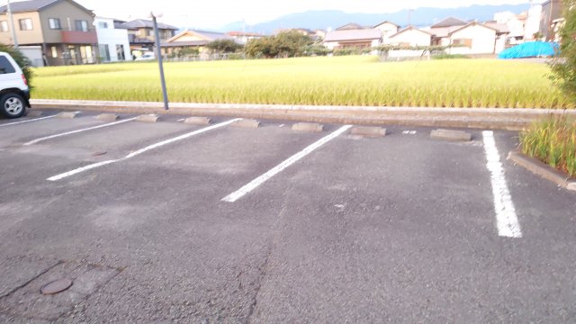 2/5 駐車場