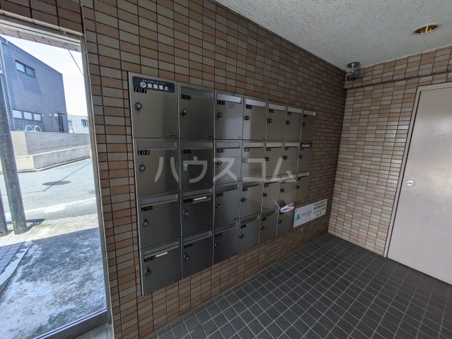 21/25 エントランス