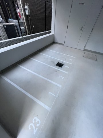 15/17 駐車場