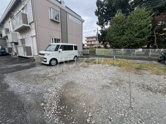 27/30 駐車場