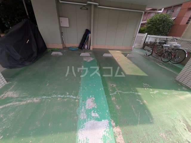 16/25 駐車場