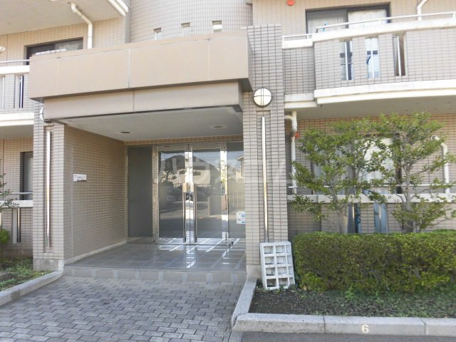 25/30 エントランス