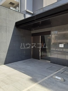 23/26 エントランス