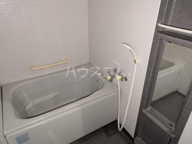 13/25 浴室