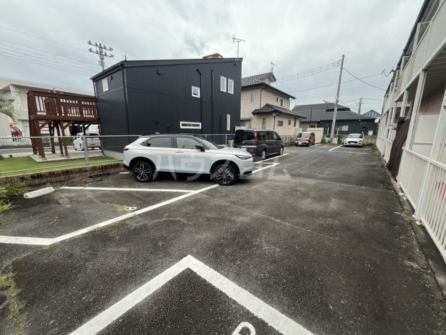 2/3 駐車場