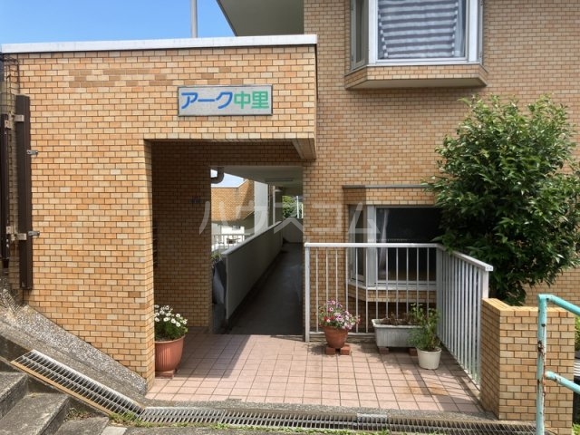 21/28 エントランス