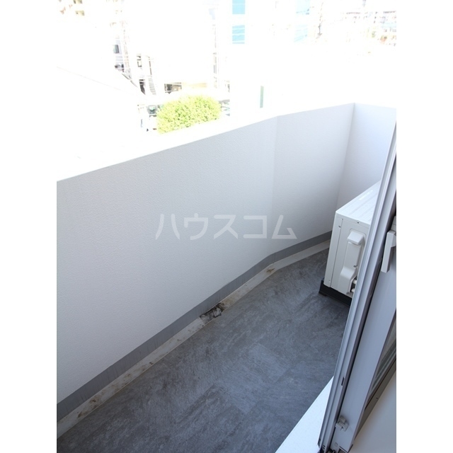 18/19 エントランス