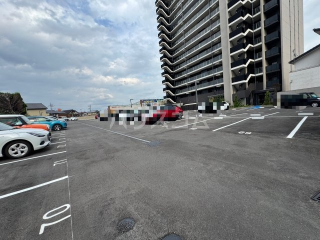 2/3 駐車場