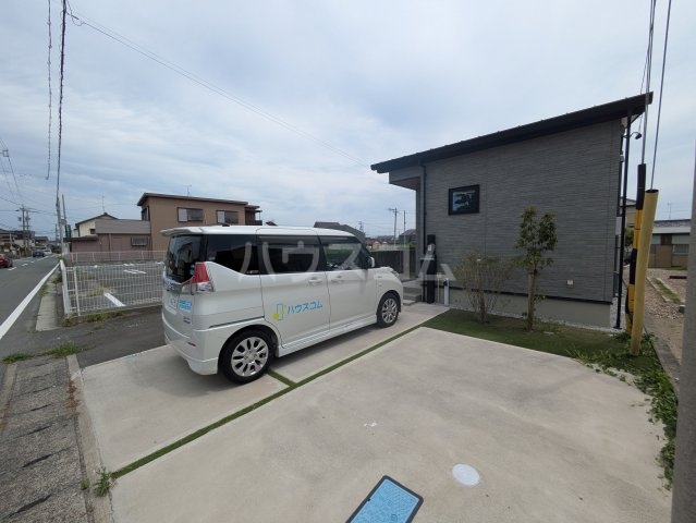 22/30 駐車場