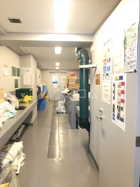 25/30 エントランス