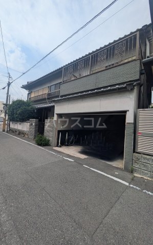 2/5 駐車場
