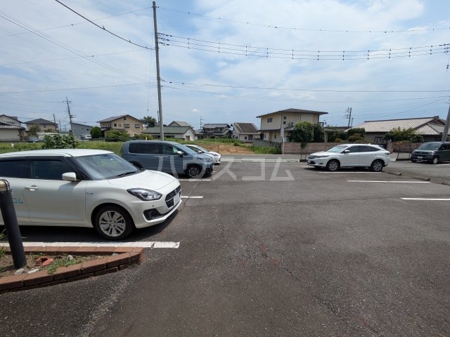 28/30 駐車場