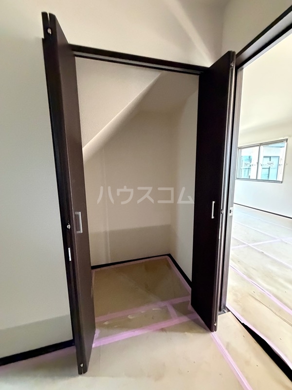 14/27 収納