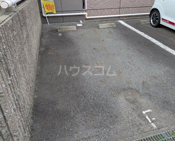 16/17 駐車場