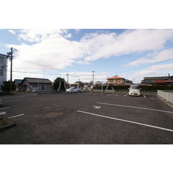 15/18 駐車場