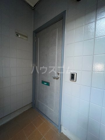 13/30 玄関
