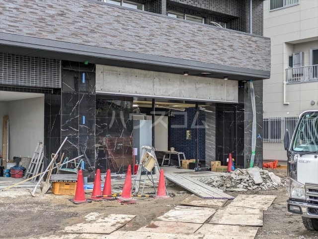 13/16 エントランス