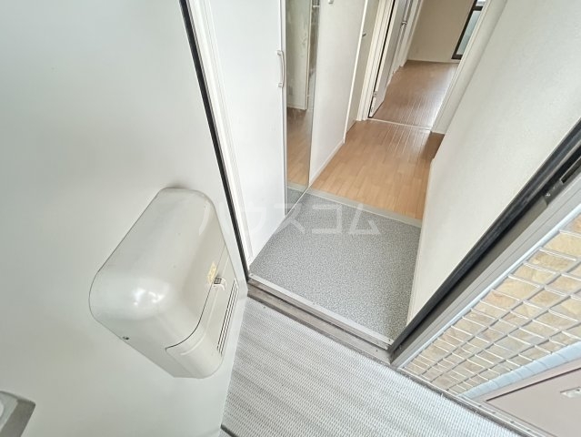 16/30 玄関