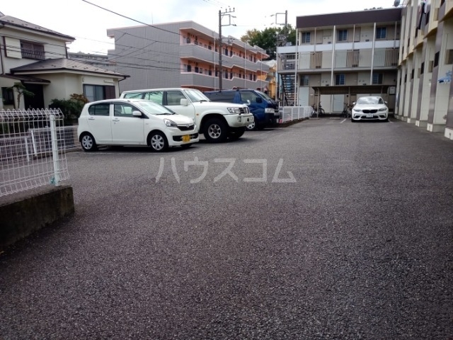 18/25 駐車場