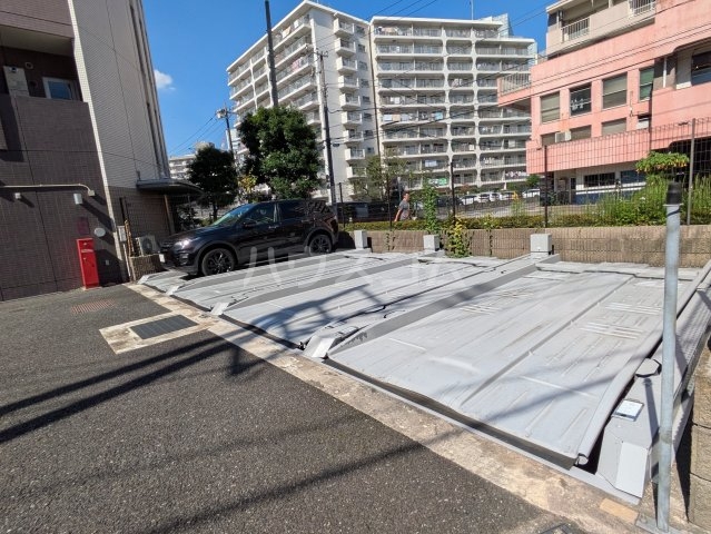 25/30 駐車場