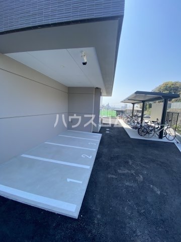 15/18 駐車場