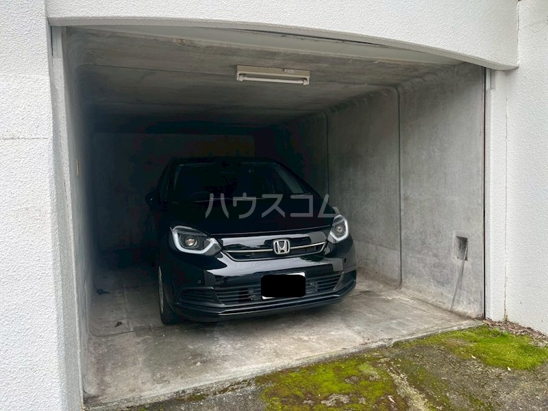 13/22 駐車場