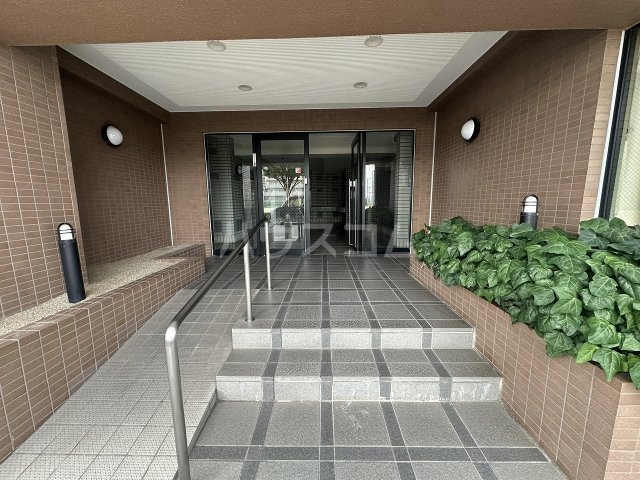 2/3 エントランス