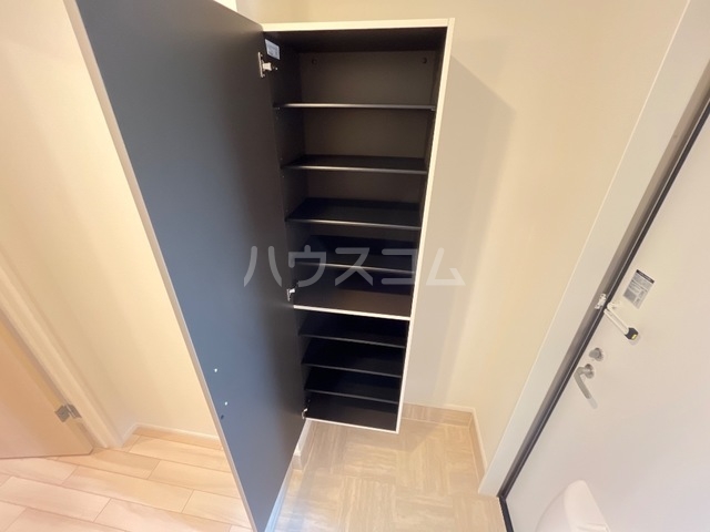 13/28 玄関