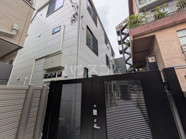 19/21 エントランス