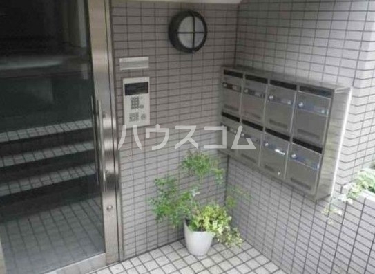 20/23 エントランス