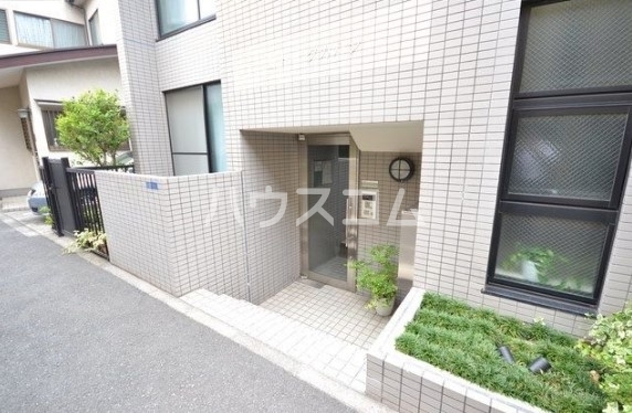 21/23 エントランス
