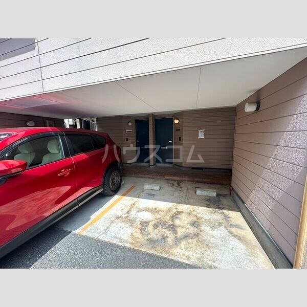 2/7 駐車場