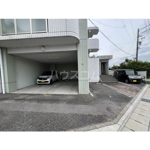 14/22 駐車場