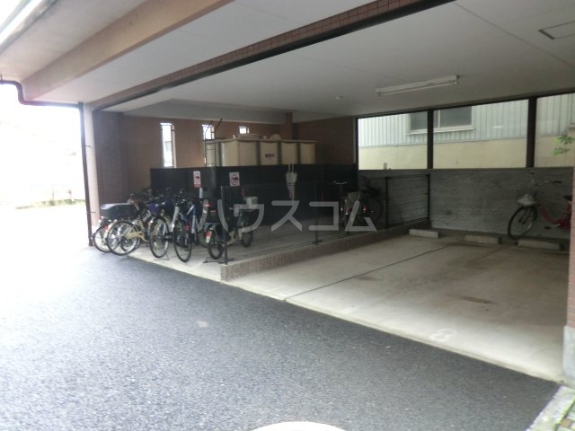 17/27 駐車場