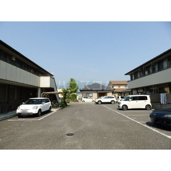 14/18 駐車場