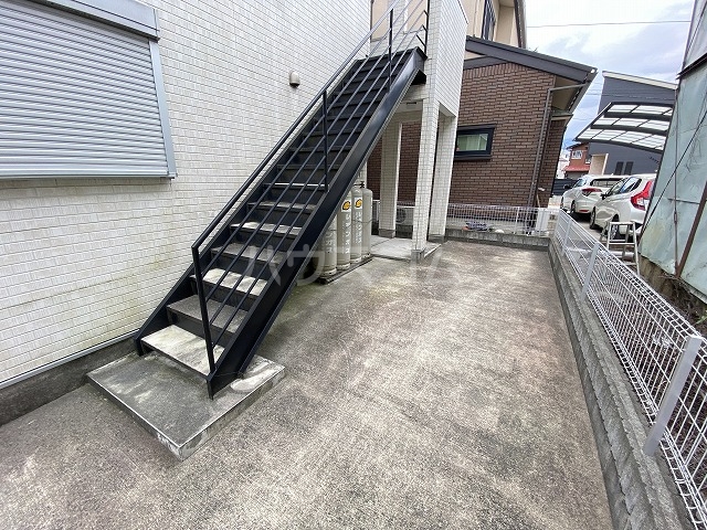 18/21 エントランス
