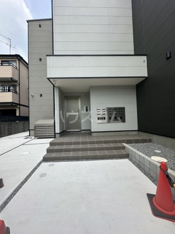 24/26 エントランス