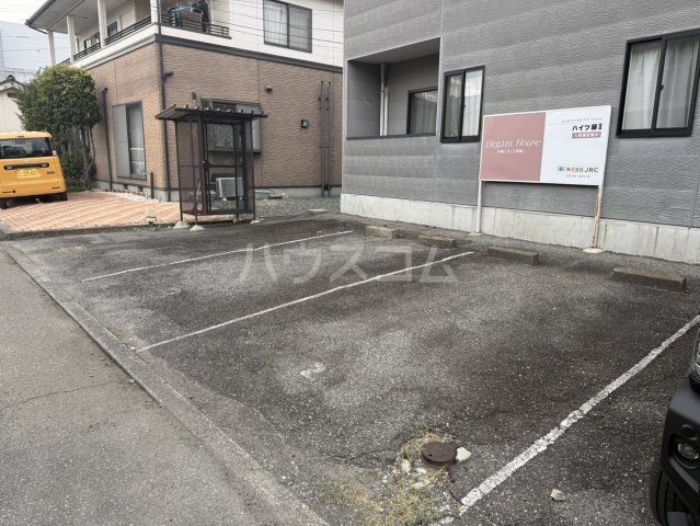 2/4 駐車場